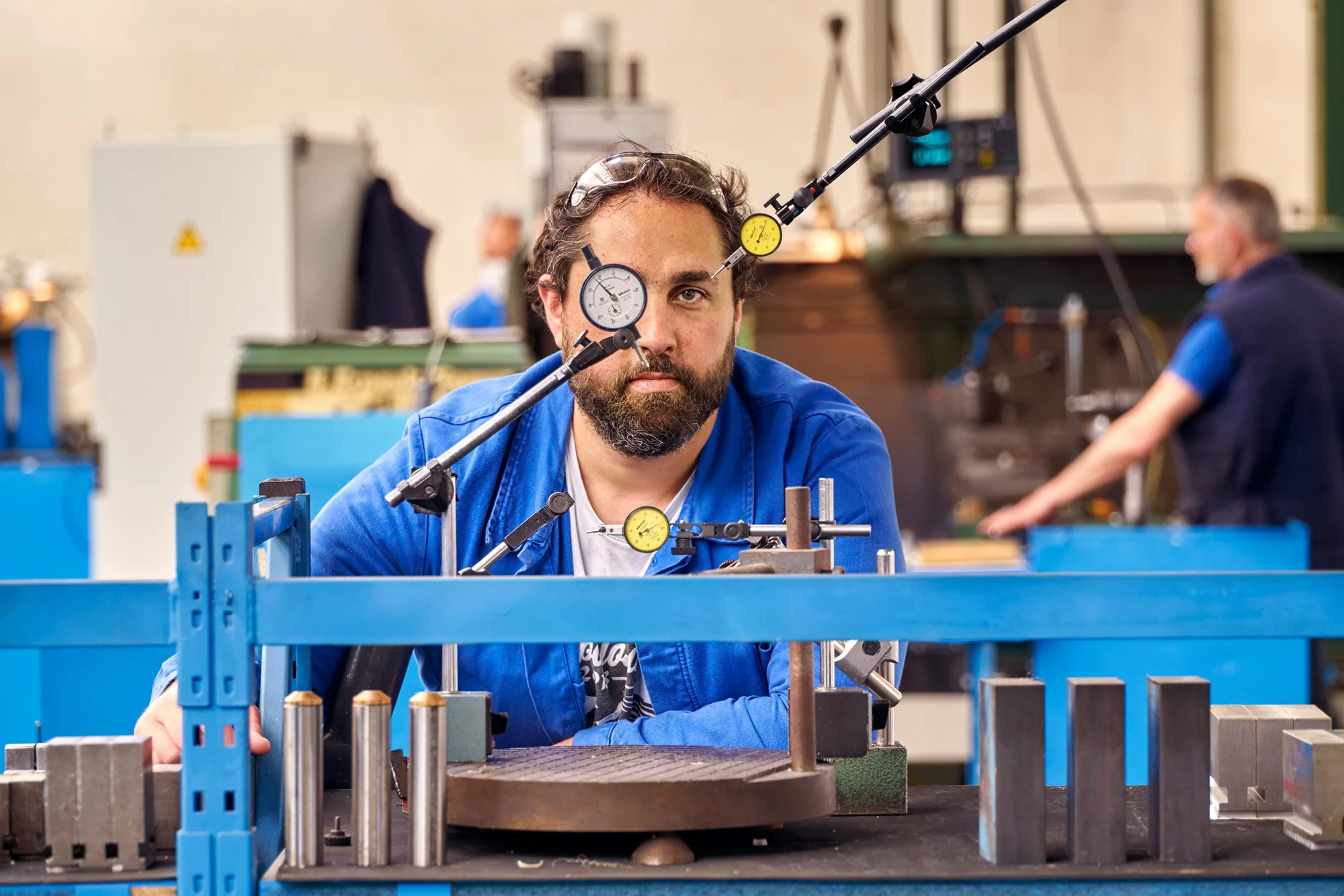 Portrait industriel BPI : un collaborateur au milieu des machines
