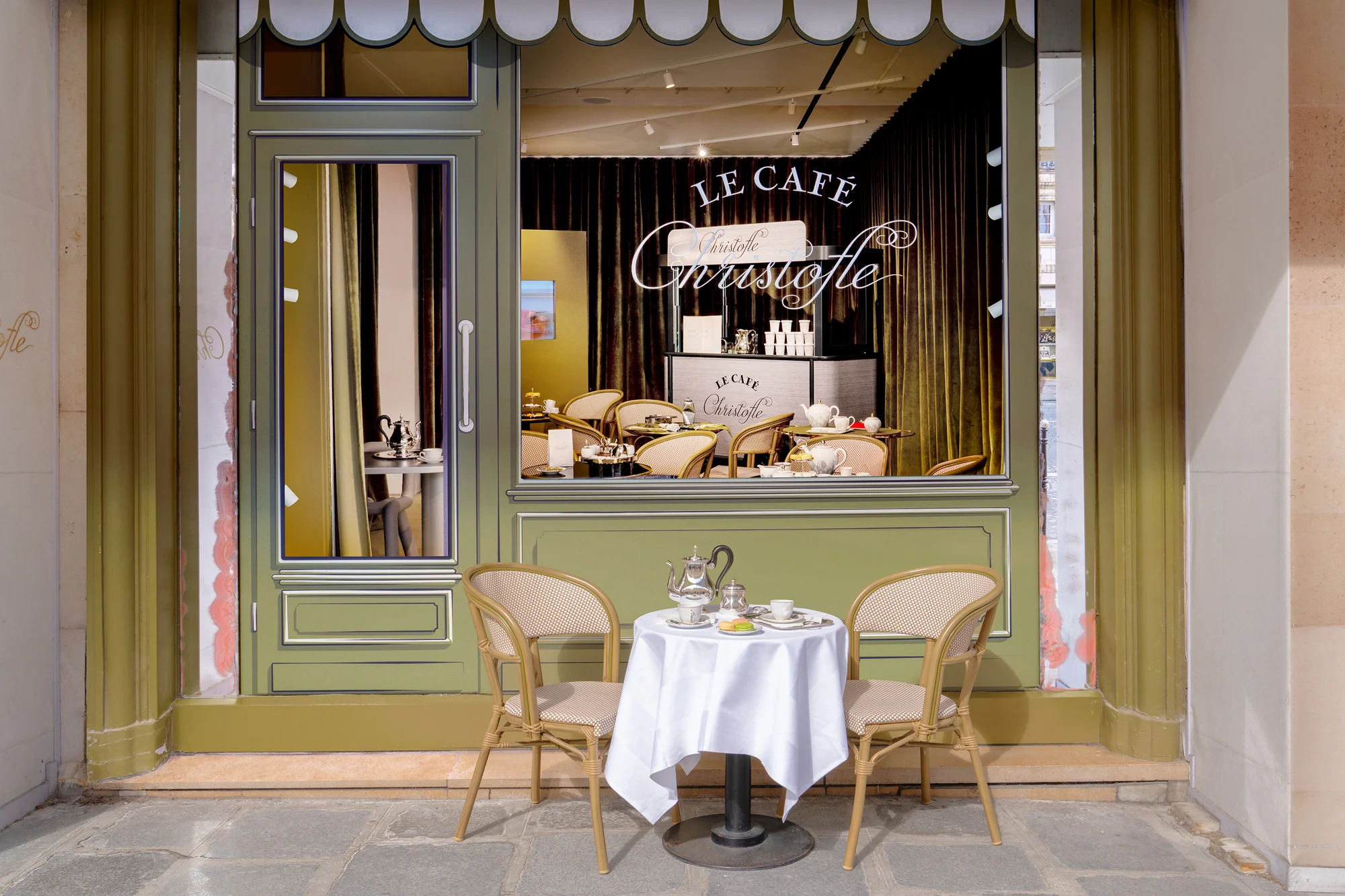 Vitrine Christofle